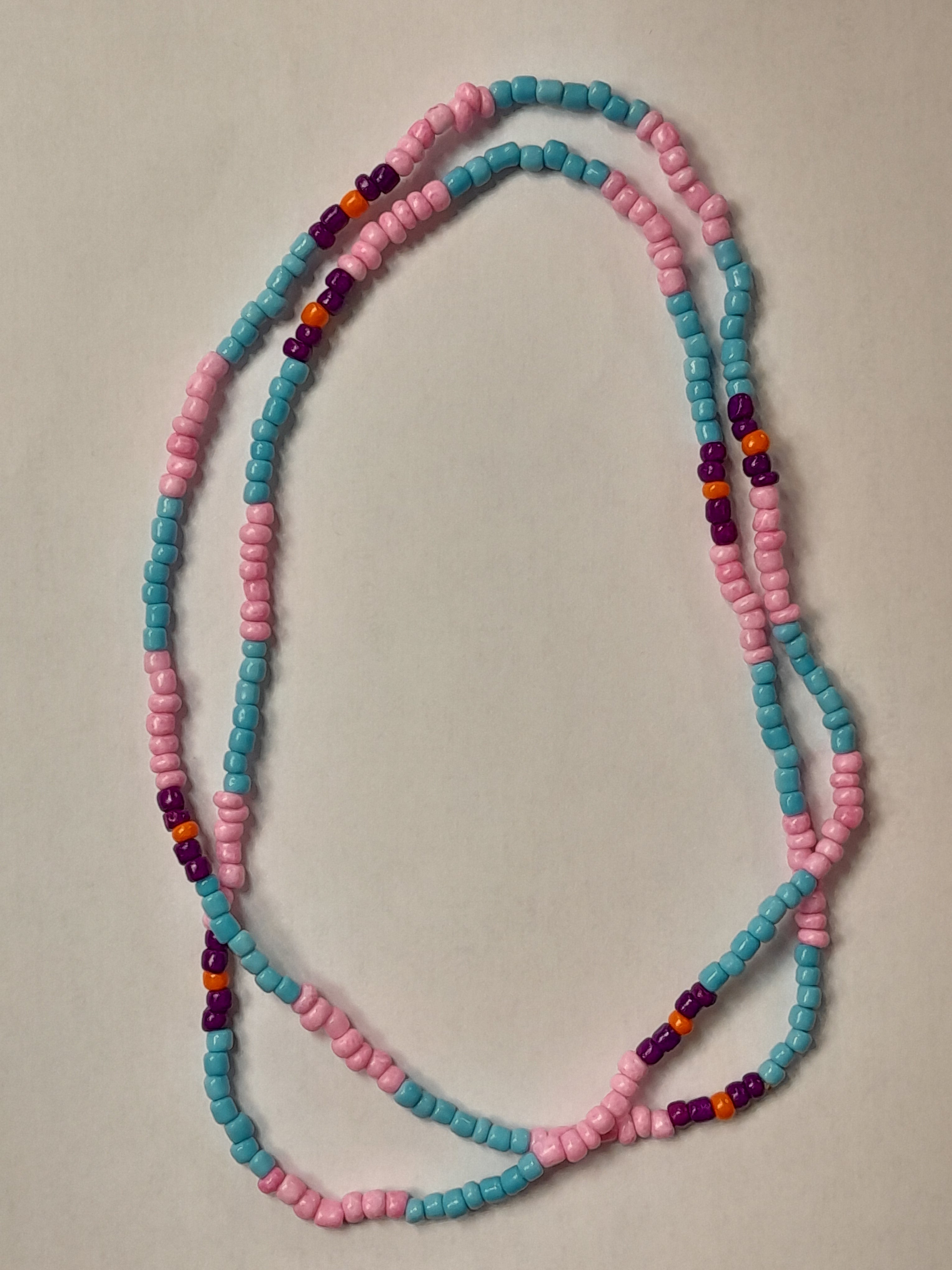 Collier en plastique